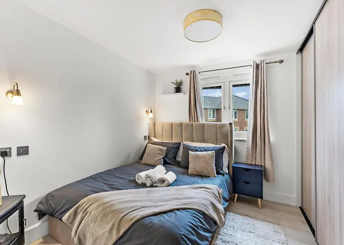 Stylish 2-Bedroom Retreat In Southampton