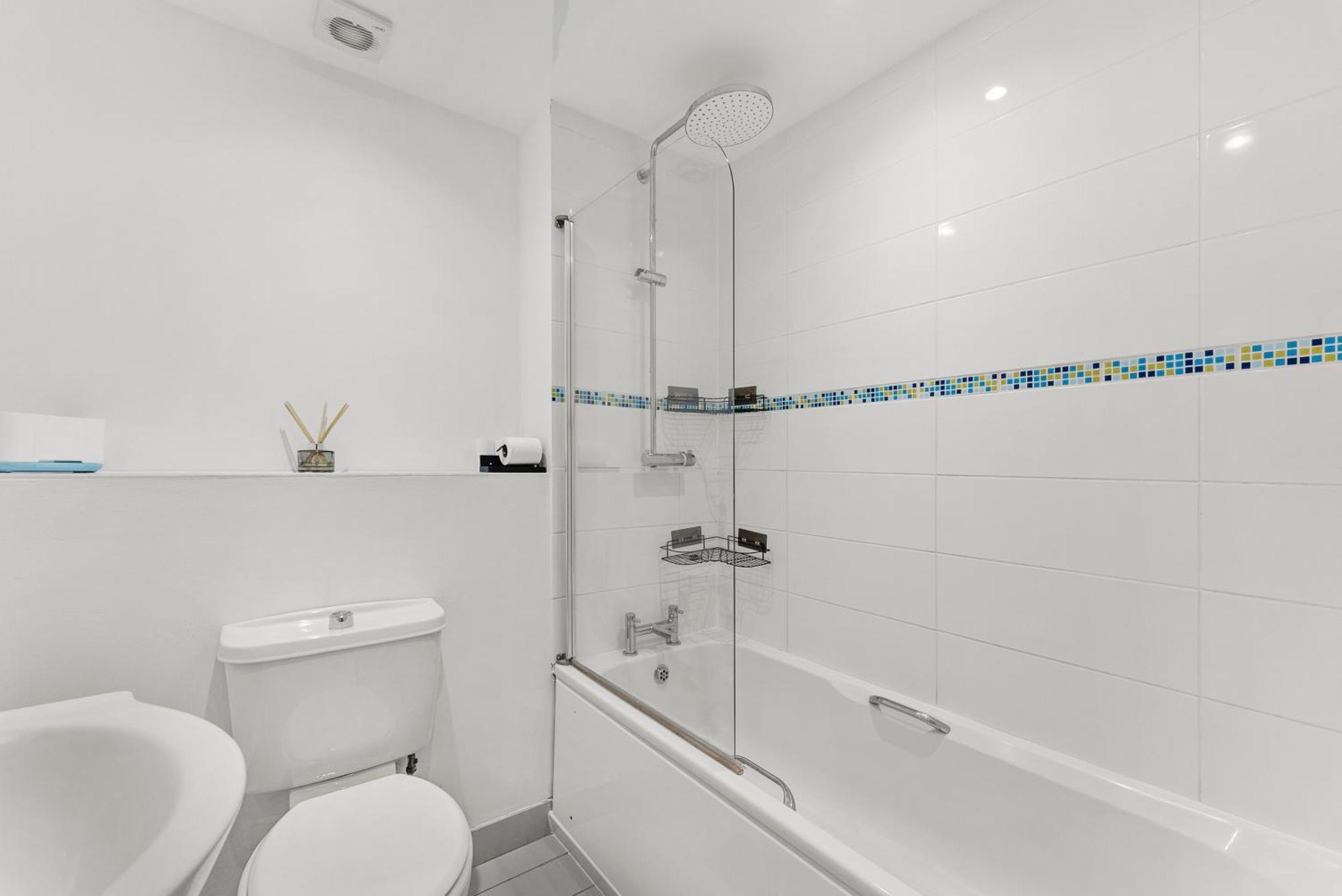 Stylish 2-bedroom Retreat In *