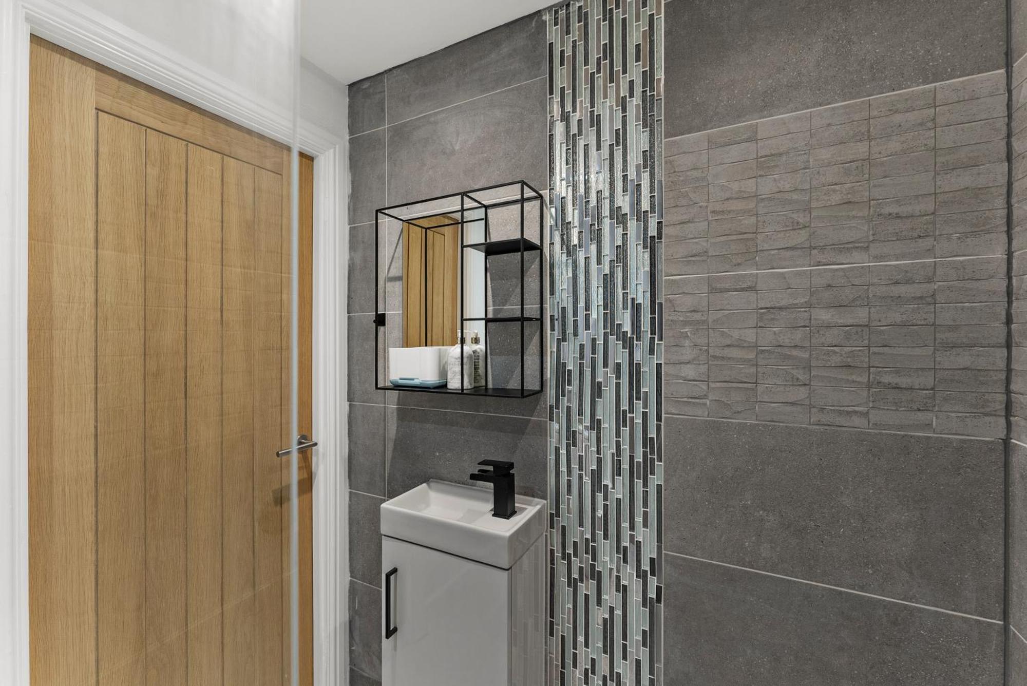 Stylish 2-bedroom Retreat In Southampton