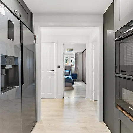 Stylish 2-Bedroom Retreat In Southampton Exterior photo