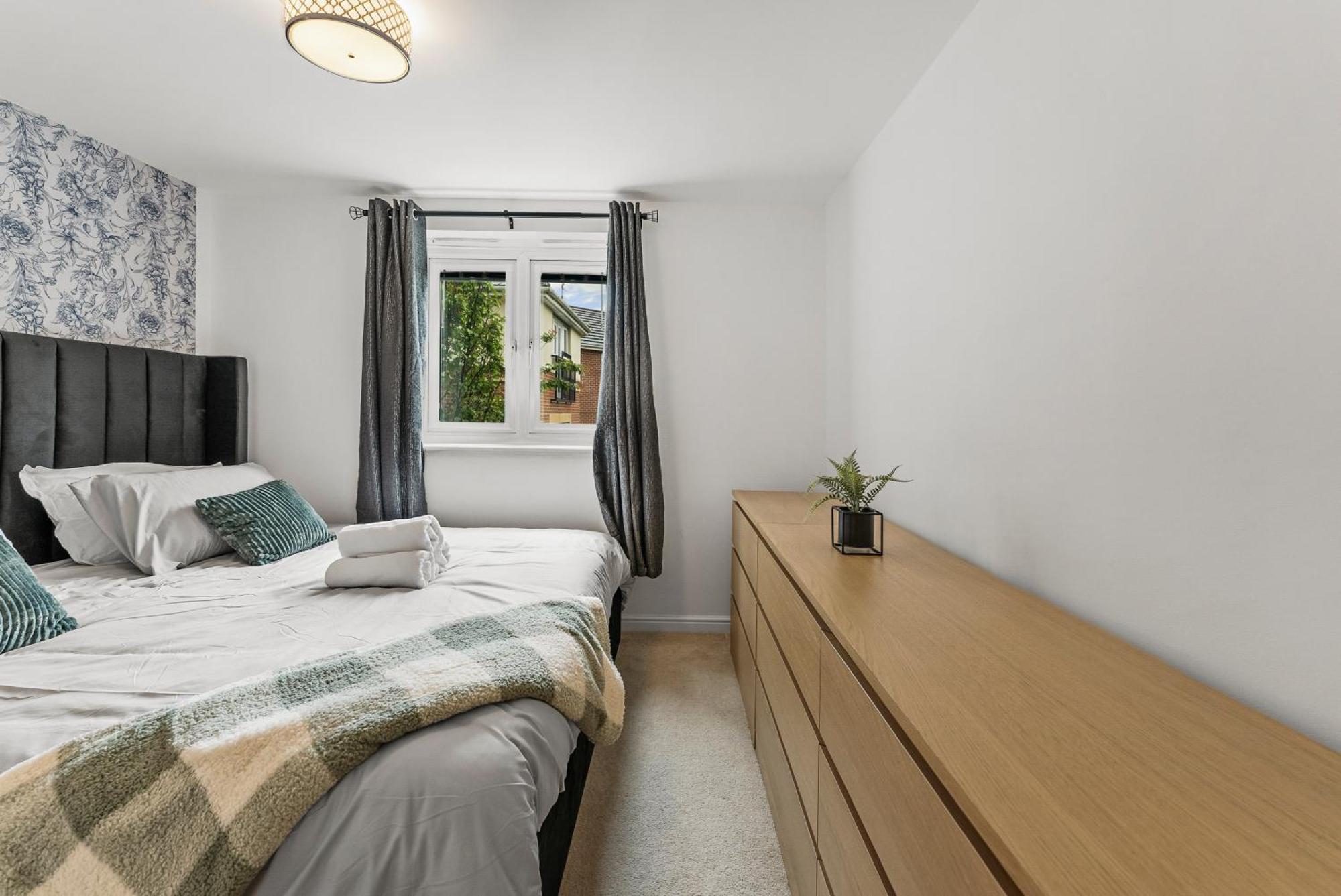 Stylish 2-bedroom Retreat In Southampton